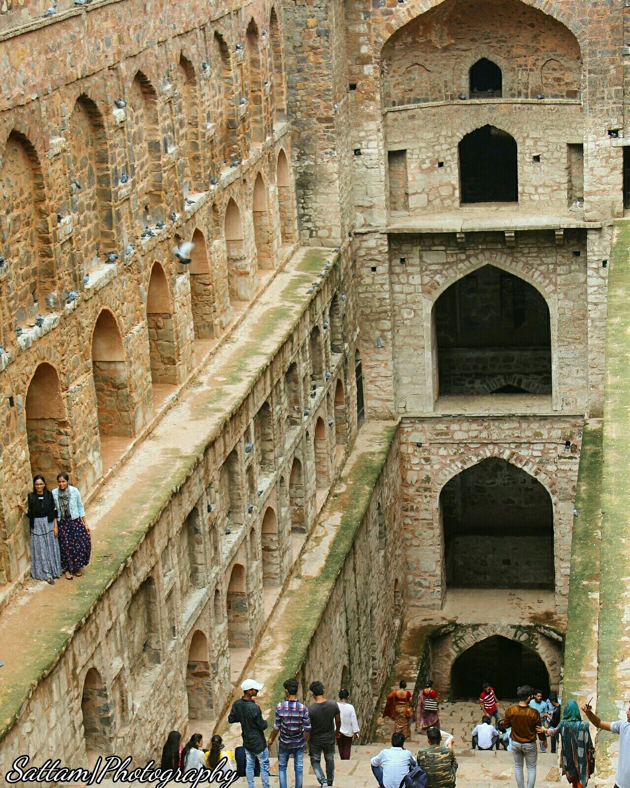 Agrasen ki Baoli. Life with Friends. Sattam Photography. 